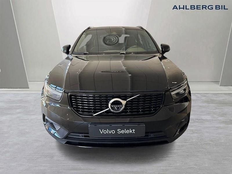 Begagnad Volvo XC40 R-Design 151 HK (111 kW) 2020 Svart SUV