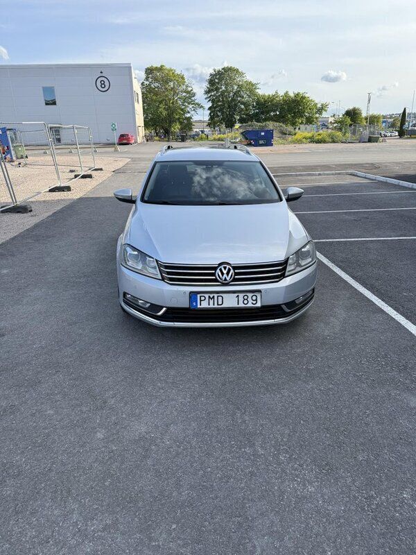 Silver Begagnad 2011 VW Passat GT Kombi | 63 500 kr (Bra pris) - Bild 1/4