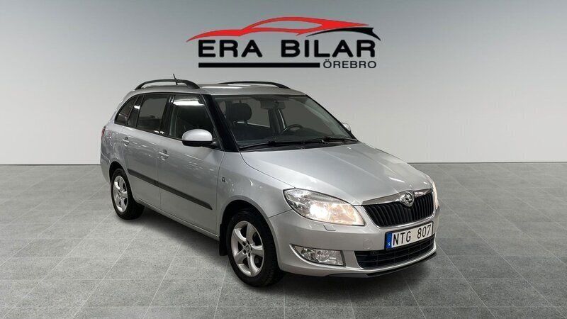 Silver Begagnad 2013 Skoda Fabia Elegance Kombi | 34 500 kr (Marknadspris) - Bild 1/4