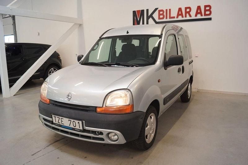 Ljusgrå Begagnad 2003 Renault Kangoo Minibuss | 49 900 kr (Lite dyr) - Bild 1/4
