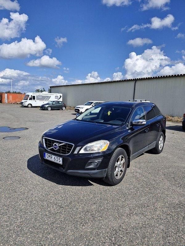 Svart Begagnad 2010 Volvo XC60 Kinetic SUV | 50 000 kr (Bra pris) - Bild 1/4