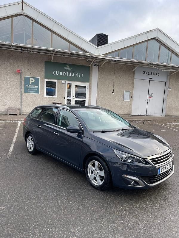 Begagnad Peugeot 308 SW 120 HK (88 kW) 2014 Grå/blå Kombi
