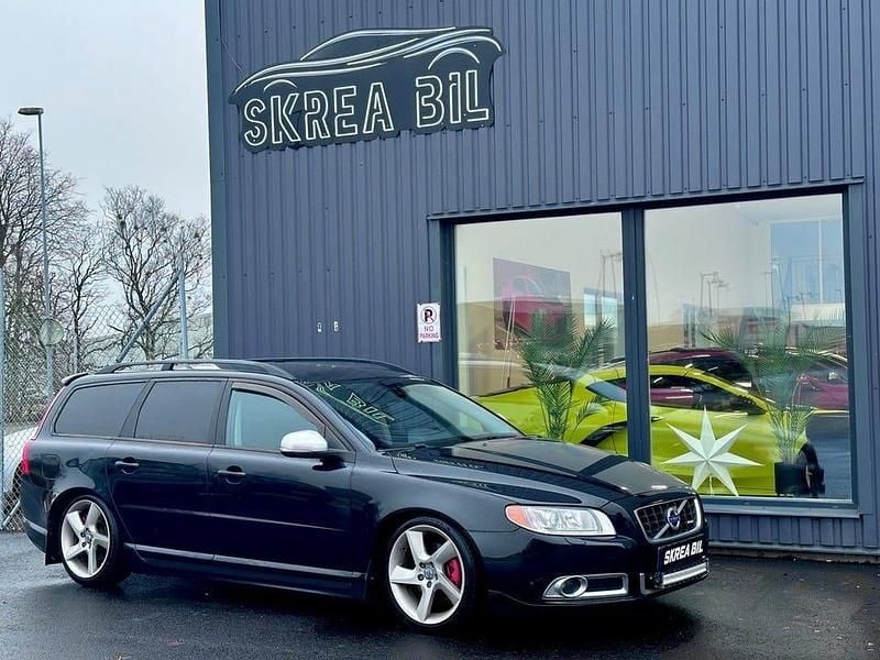 Begagnad Volvo V70 R-Design 180 HK (132 kW) 2012 Svart Kombi