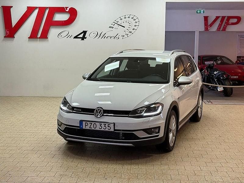 Begagnad VW Golf Alltrack 184 HK (135 kW) 2017 Vit Kombi