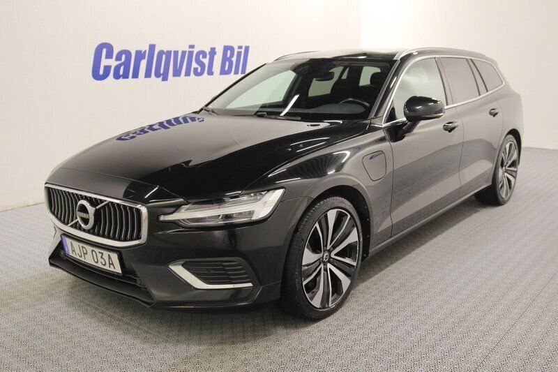 Svart Begagnad 2021 Volvo V60 Inscription Kombi | 299 000 kr (Superpris) - Bild 1/4