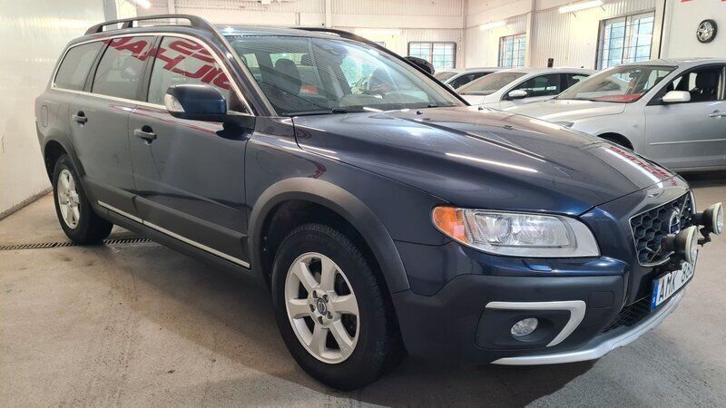 Begagnad Volvo XC70 Momentum 181 HK (133 kW) 2013 Blå SUV