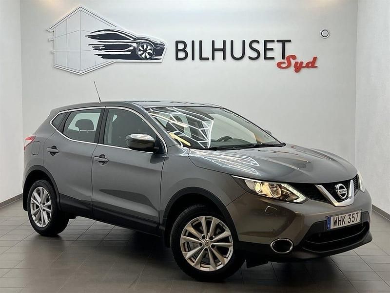 Grå Begagnad 2015 Nissan Qashqai SUV | 108 500 kr (Marknadspris) - Bild 1/4