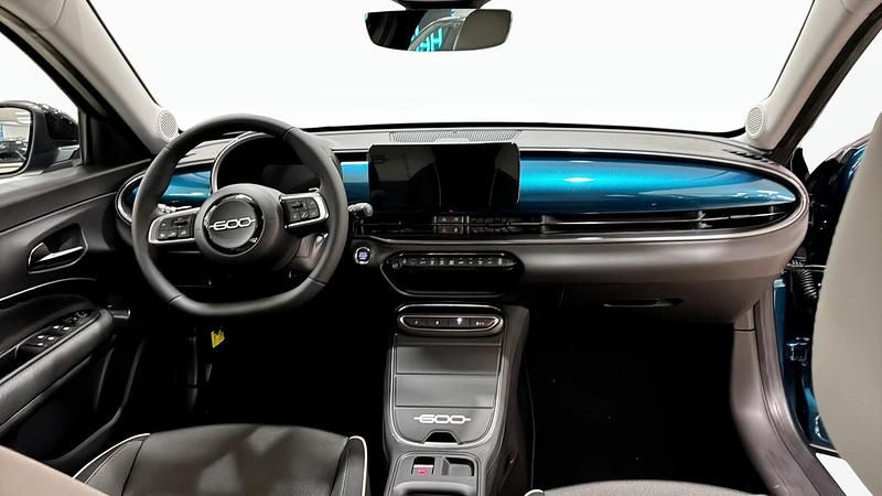 Ny Fiat 600 Icon 110 HK (80 kW) 2025 Blå Halvkombi