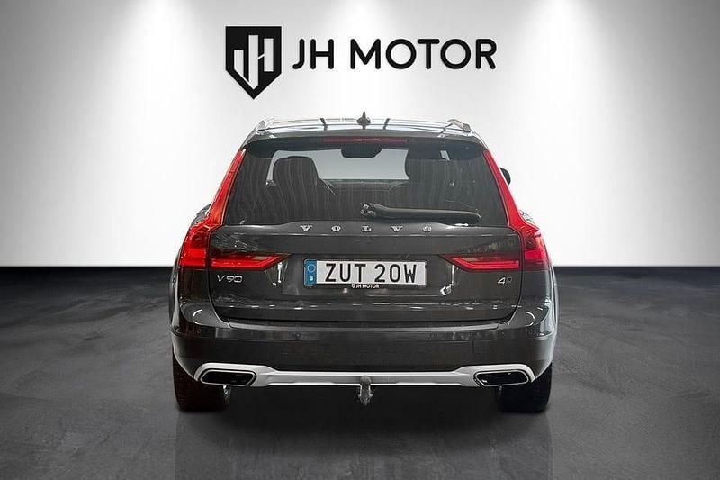 Begagnad Volvo V90 CC Business Edition 190 HK (139 kW) 2019 Mörkblå Kombi