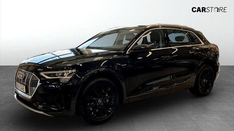 Svart Begagnad 2023 Audi e-tron SUV | 449 900 kr (Lite dyr) - Bild 1/4