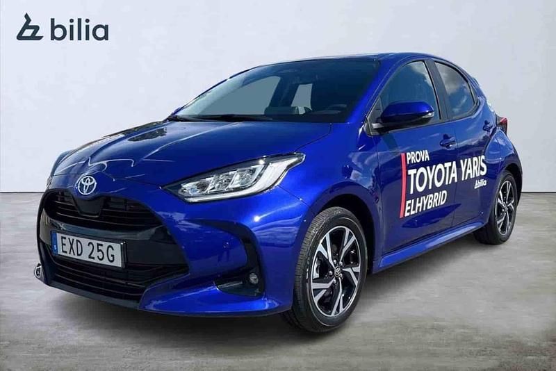 Blå Ny 2024 Toyota Yaris Hybrid Halvkombi | 269 900 kr - Bild 1/1