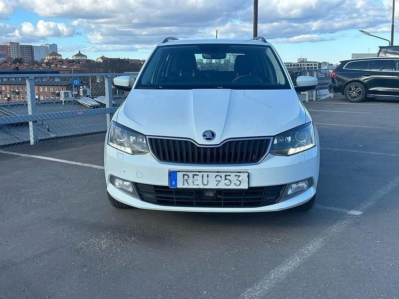 Vit Begagnad 2018 Skoda Fabia Style Kombi | 70 000 kr (Superpris) - Bild 1/4