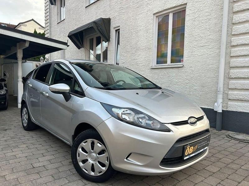 Begagnad Ford Fiesta Trend 82 HK (60 kW) 2010 Grå Halvkombi