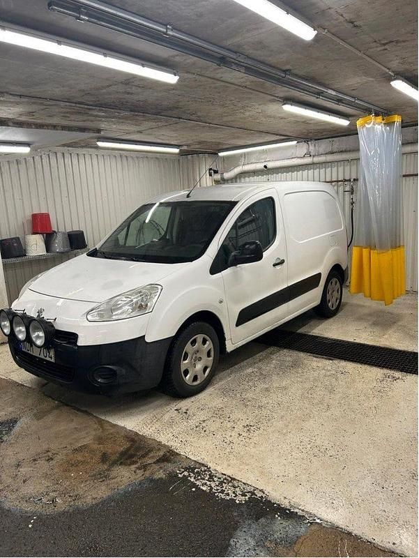 Begagnad 2012 Peugeot Partner Minibuss | 27 000 kr (Marknadspris) - Bild 1/1