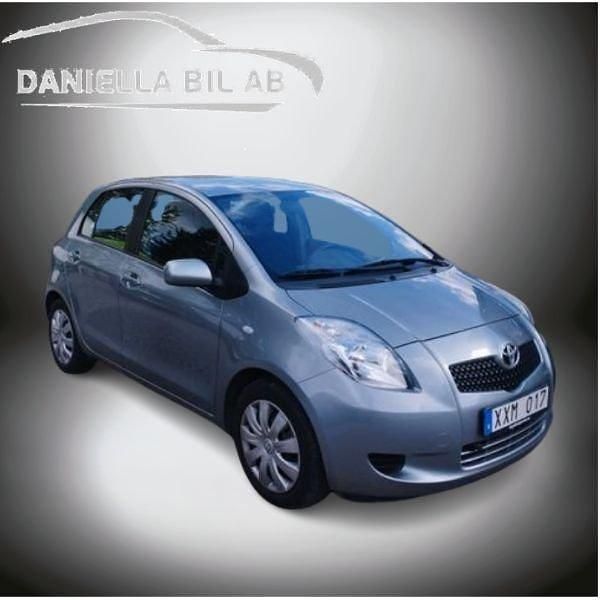 Grå Begagnad 2006 Toyota Yaris Halvkombi | 63 999 kr (Bra pris) - Bild 1/4