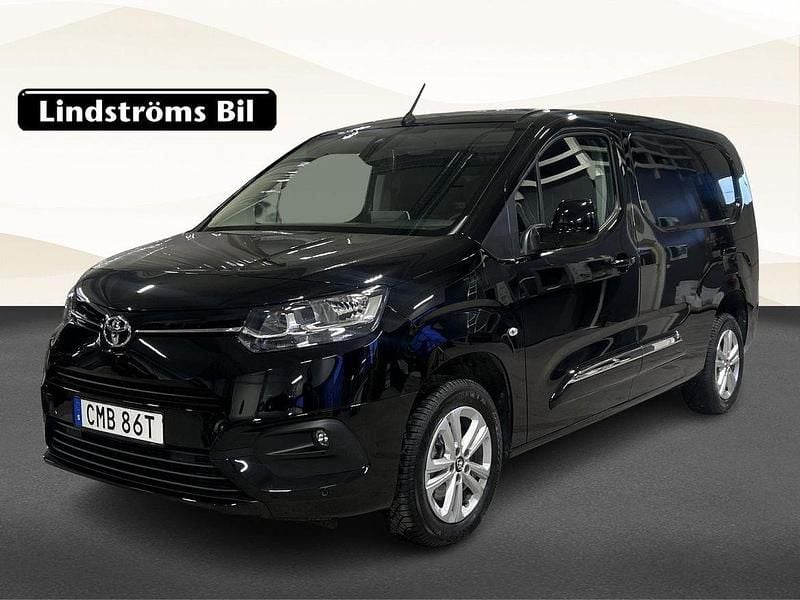 Svart Begagnad 2024 Toyota Proace City City Van | 349 900 kr (Lite dyr) - Bild 1/3