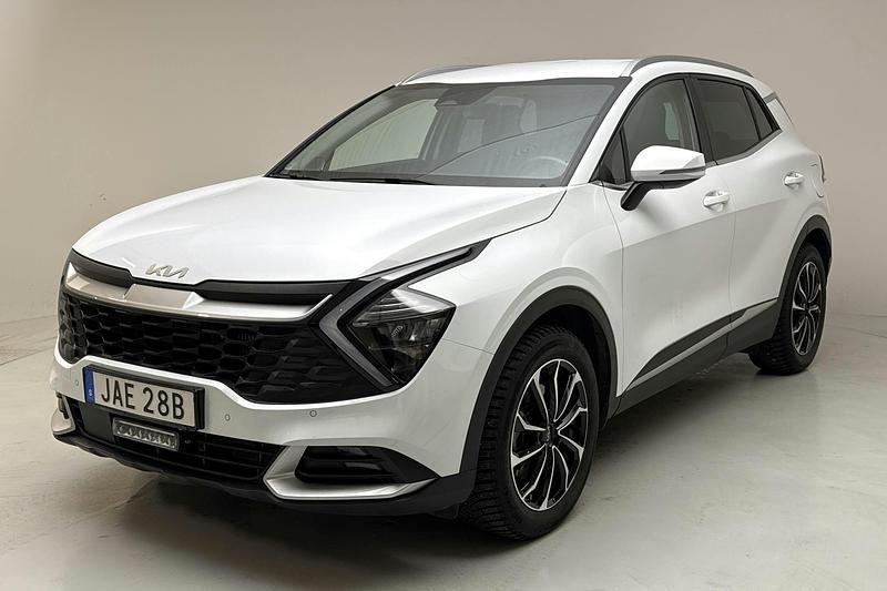 Vit Begagnad 2023 Kia Sportage SUV | 289 000 kr (Superpris) - Bild 1/4