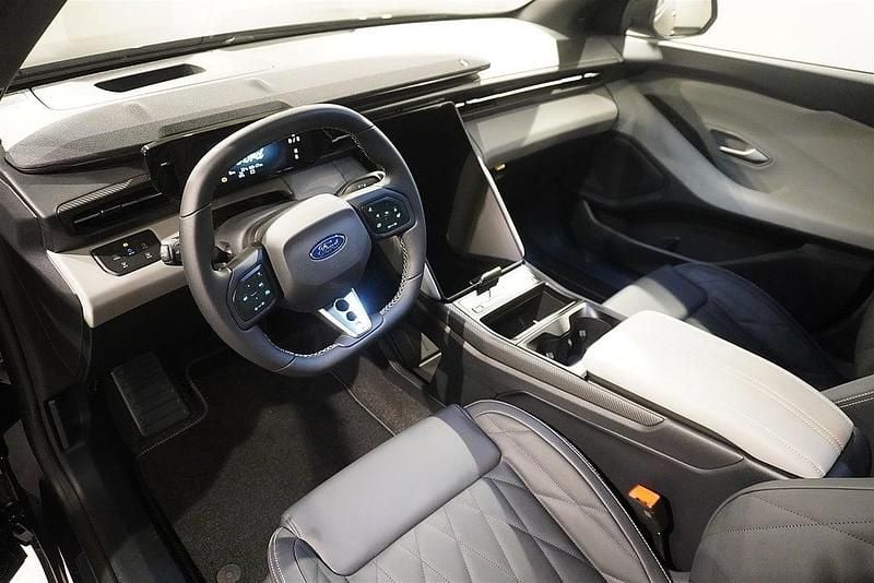 Begagnad Ford Capri Business Edition 210 kW (286 HK) 2025 Svart SUV