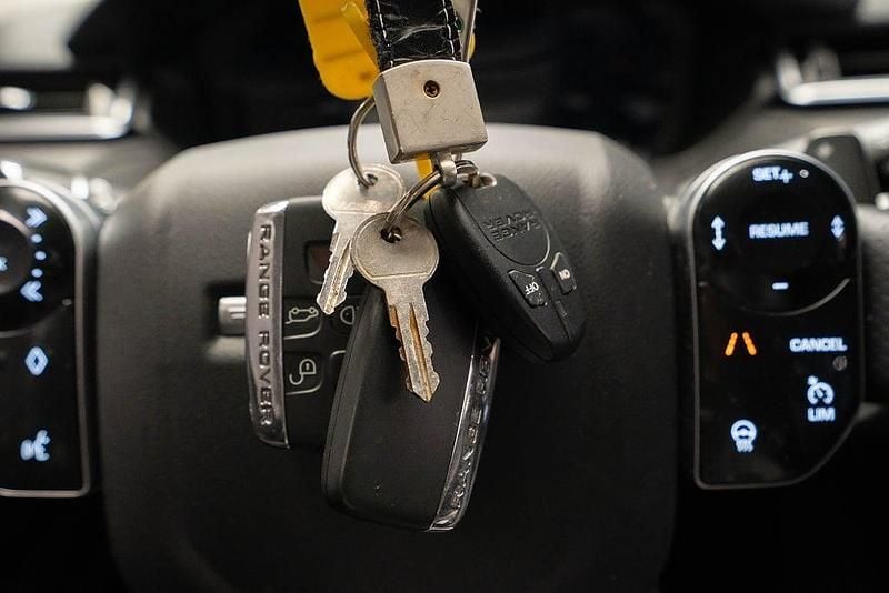 Begagnad Land Rover Range Rover Velar Black Edition 250 HK (183 kW) 2019 Svart SUV