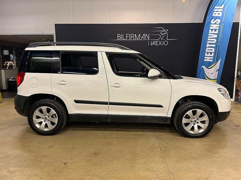 Begagnad Skoda Yeti Experience 110 HK (80 kW) 2012 Vit SUV