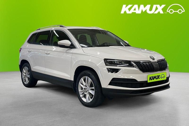 Vit Begagnad 2019 Skoda Karoq Business Line SUV | 189 800 kr (Marknadspris) - Bild 1/4