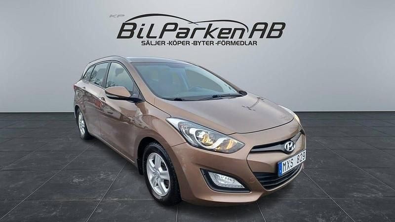 Begagnad Hyundai i30 135 HK (99 kW) 2012 Ljusbrun Kombi
