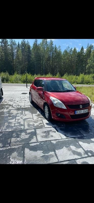 Begagnad 2010 Suzuki Swift Halvkombi | 39 400 kr - Bild 1/3