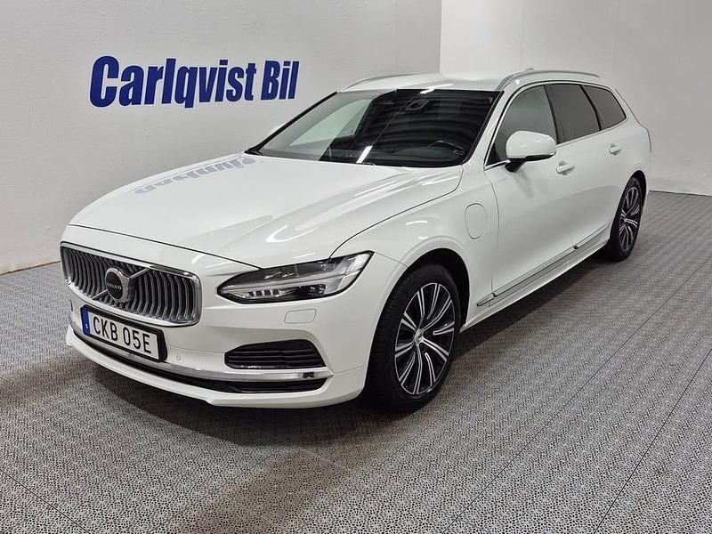 Vit Begagnad 2022 Volvo V90 Inscription Kombi | 339 000 kr (Marknadspris) - Bild 1/4