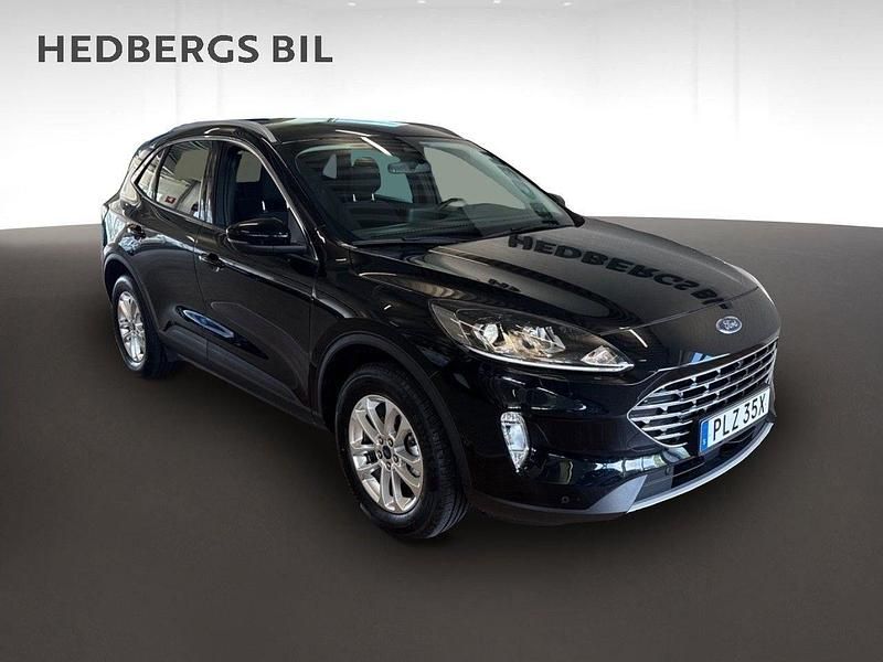 Svart Begagnad 2022 Ford Kuga Titanium SUV | 239 900 kr (Marknadspris) - Bild 1/4