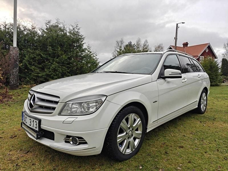 Vit Begagnad 2011 Mercedes C220 Avantgarde Kombi | 74 900 kr (Dyr) - Bild 1/4