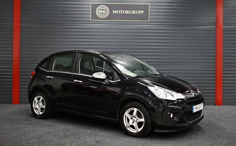 Svart Begagnad 2015 Citroën C3 Halvkombi | 74 900 kr (Marknadspris) - Bild 1/4