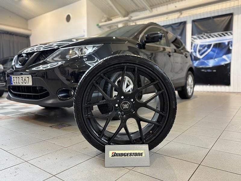 Begagnad Nissan Qashqai 163 HK (119 kW) 2015 Svart SUV