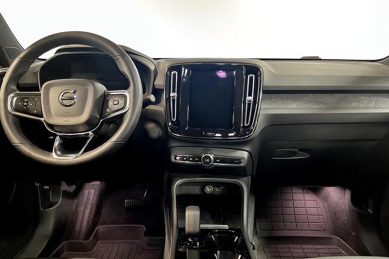 Begagnad Volvo XC40 Single Motor 175 kW (238 HK) 2023 Svart SUV