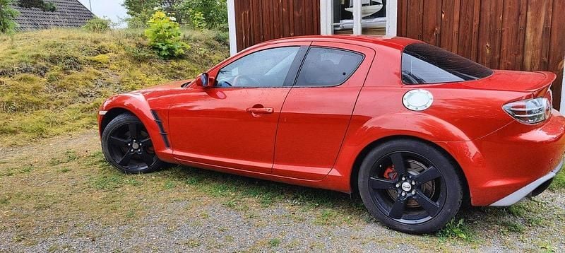 Röd Begagnad 2004 Mazda RX8 Halvkombi | 68 000 kr - Bild 1/4