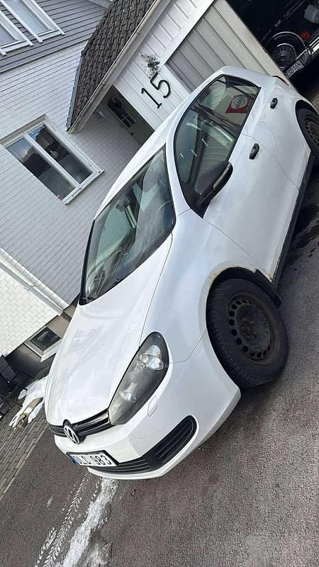 Begagnad VW Golf VI 105 HK (77 kW) 2011 Halvkombi