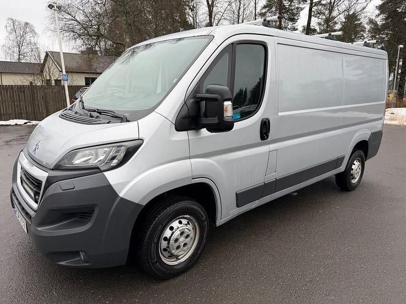 Begagnad Peugeot Boxer 163 HK (119 kW) 2017 Grå Van