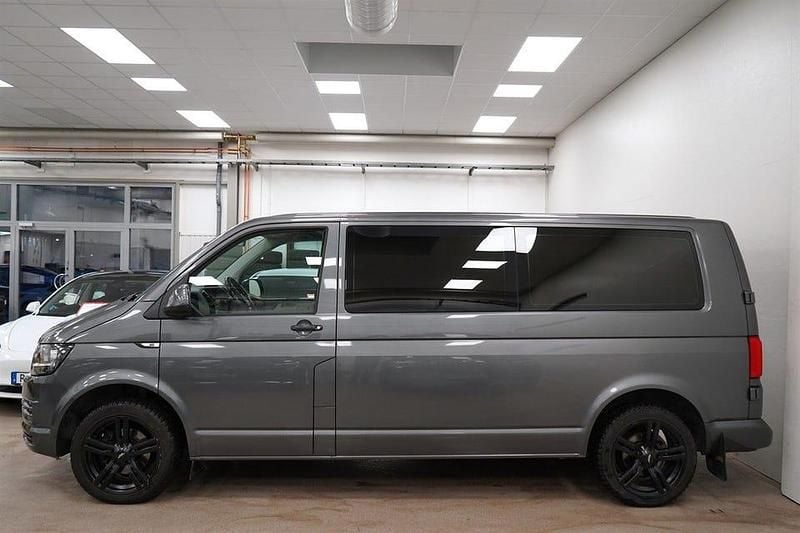 Begagnad VW Caravelle 150 HK (110 kW) 2018 Grå Minibuss