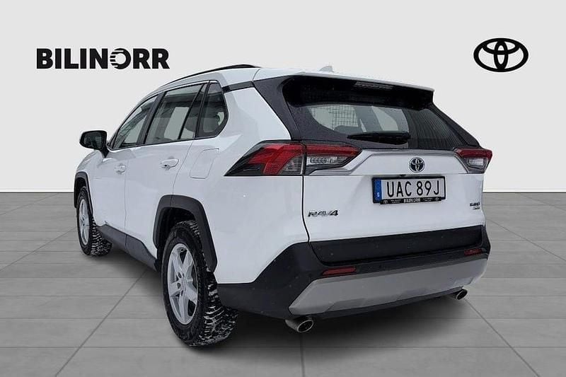 Begagnad Toyota RAV4 Hybrid Active 224 HK (164 kW) 2022 Vit SUV