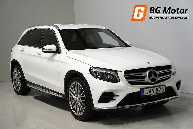 Vit Begagnad 2015 Mercedes GLC220 AMG SUV | 209 800 kr (Marknadspris) - Bild 1/4