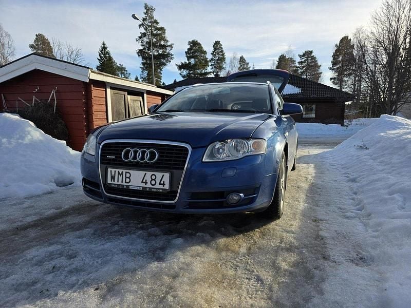 Blå Begagnad 2005 Audi A4 Comfort Kombi | 39 000 kr (Marknadspris) - Bild 1/4
