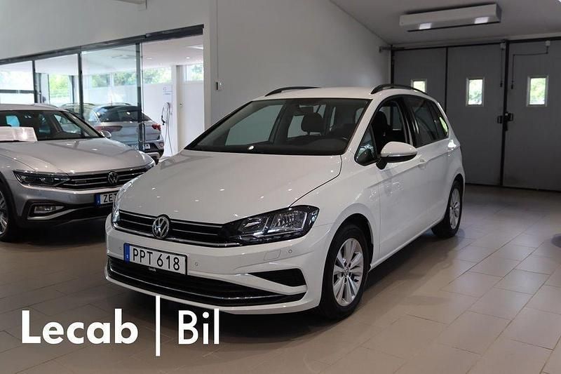 Vit (pure white) Begagnad 2019 VW Golf VII Kombi | 179 500 kr (Marknadspris) - Bild 1/4