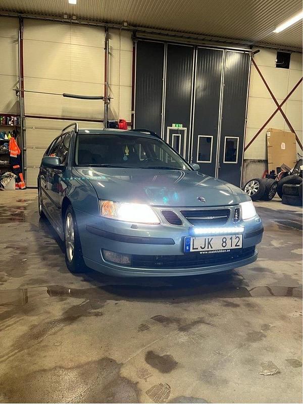 Blå Begagnad 2007 Saab 9-3 Vector Kombi | 10 000 kr (Marknadspris) - Bild 1/4