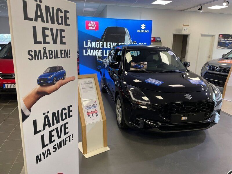 Begagnad Suzuki Swift 83 HK (61 kW) 2024 Svart Halvkombi