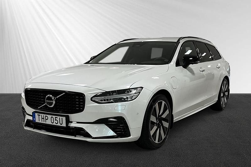 Begagnad Volvo V90 Plus 355 HK (261 kW) 2024 Vit Kombi