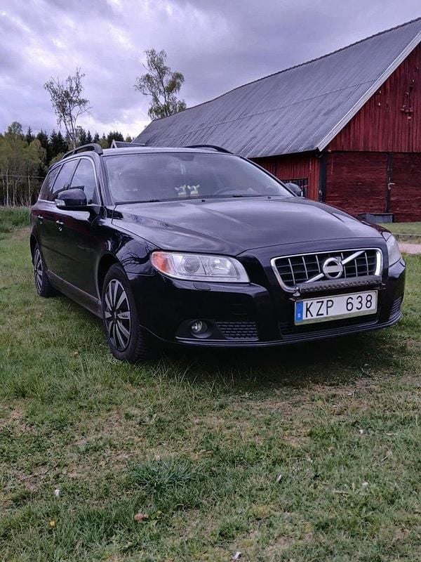 Svart Begagnad 2011 Volvo V70 Momentum Kombi | 49 500 kr (Bra pris) - Bild 1/4