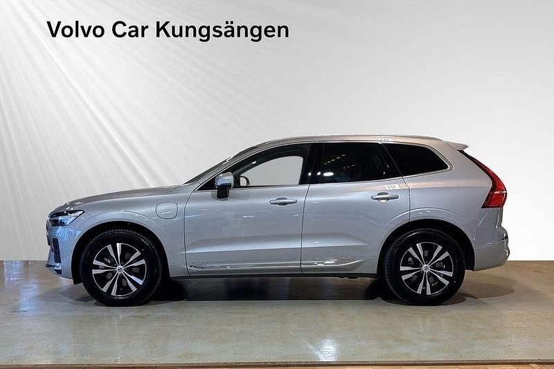 Begagnad Volvo XC60 Core 355 HK (261 kW) 2025 Silver SUV