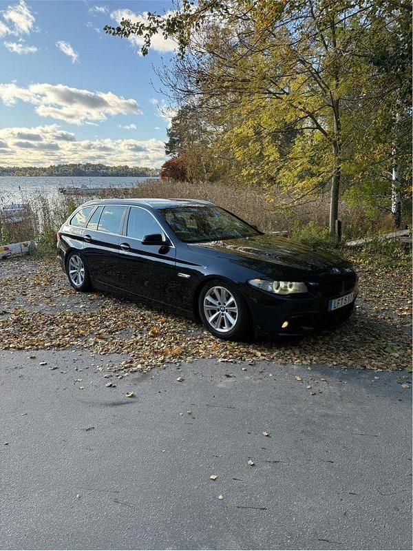Svart Begagnad 2011 BMW 530 M Sport Kombi | 85 000 kr (Superpris) - Bild 1/4