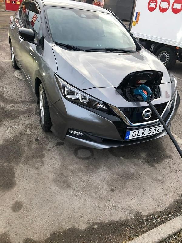 Begagnad Nissan Leaf 110 kW (150 HK) 2020 Halvkombi