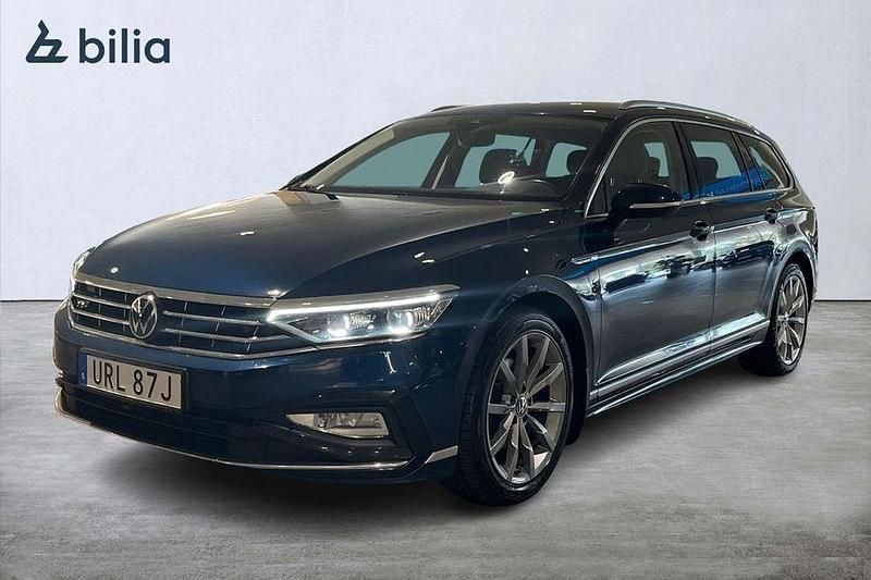 Blå Begagnad 2021 VW Passat GT Kombi | 239 500 kr (Bra pris) - Bild 1/4