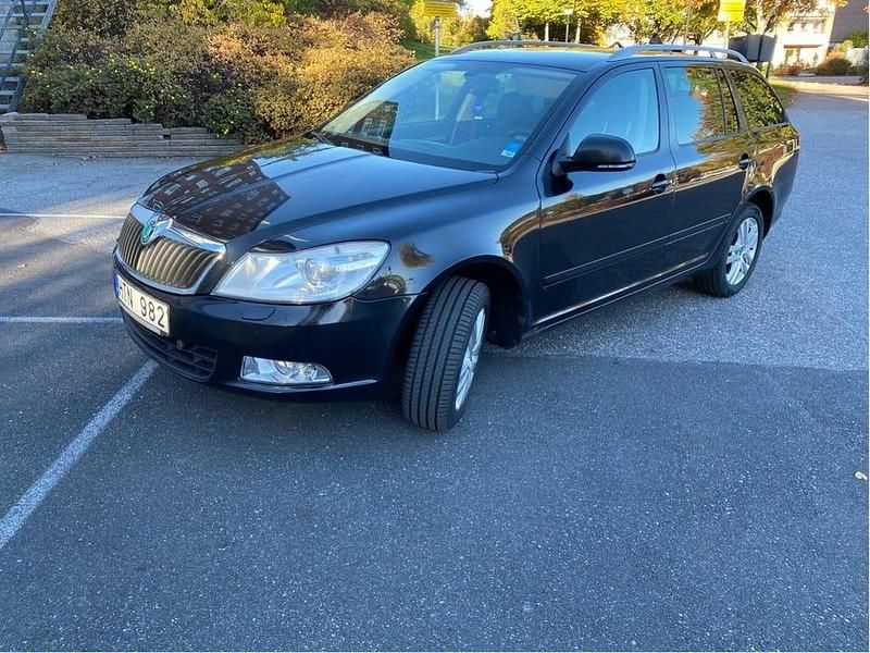 Begagnad 2013 Skoda Octavia Elegance Kombi | 65 000 kr (Bra pris) - Bild 1/4